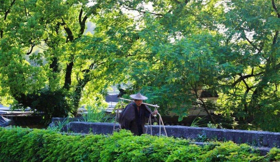 色度室逃生